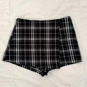 Shein Plaid Asymmetrical Black Mini Skort
